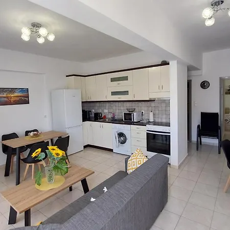 George & Chrysi * Kremastí