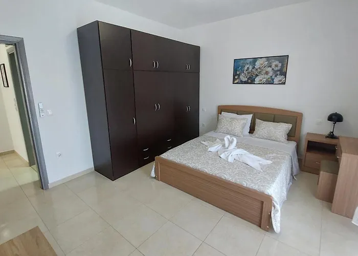 George & Chrysi Appartement *