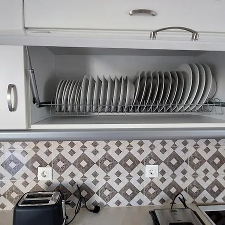 George & Chrysi Apartament Kremastí