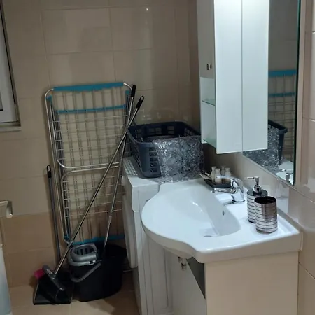 George & Chrysi Apartament *