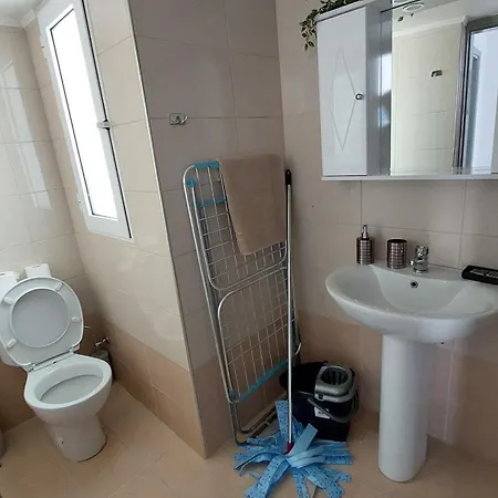 Apartament George & Chrysi Kremastí