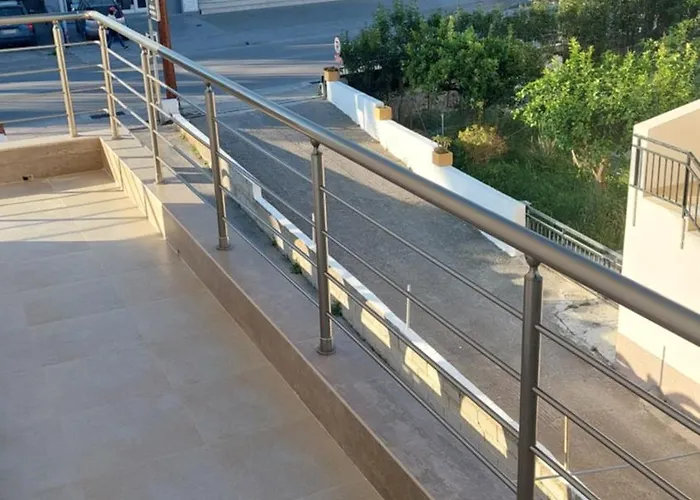 George & Chrysi Kremastí